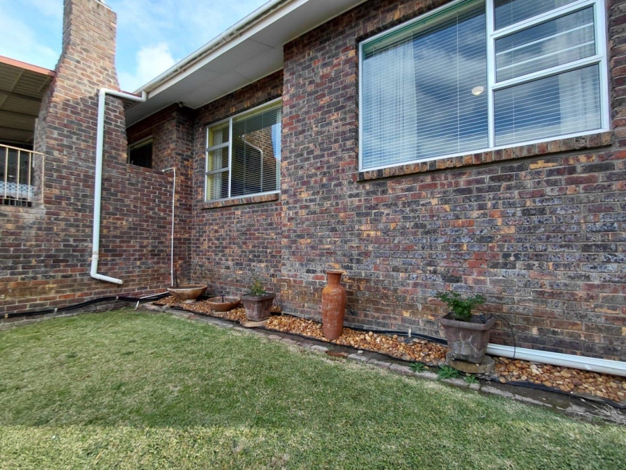 4 Bedroom Property for Sale in Wavecrest Eastern Cape